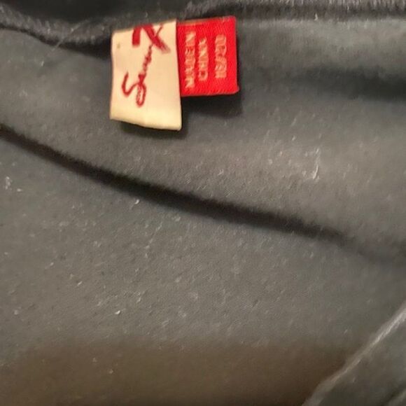 Seven7 Black embellished V-neck t-shirt, size 18/20 - Picture 3 of 3